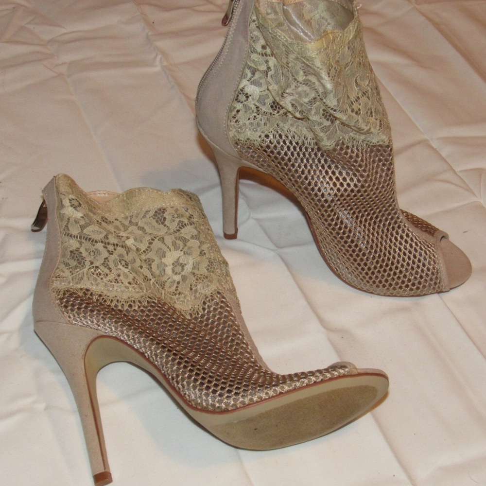 Women’s shoes